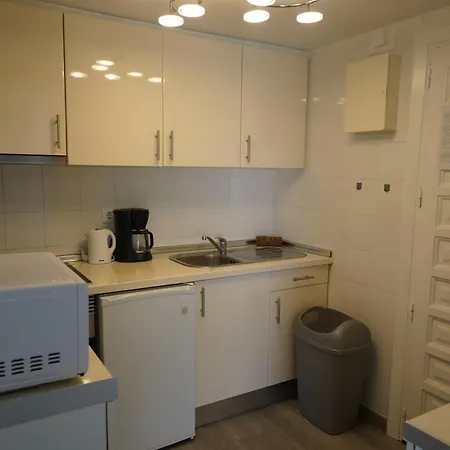 Apartamento Frente Al Mar Con Una Amplia Terraza Y Vistas A La Bahia Roses