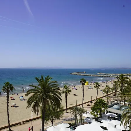 Apartamento Frente Al Mar Con Una Amplia Terraza Y Vistas A La Bahia Apartment